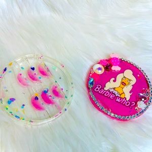 Barbie eyelash holder